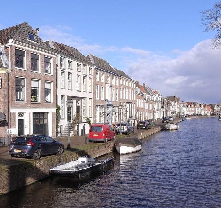 Meer woningen toewijzen aan gemeentebewoners frustreert de markt